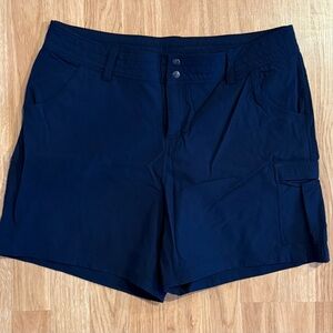 EUC Women's Willit Cargo Performance Shorts - Black - Size 12